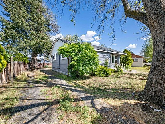 3rd image of 336 Sanford Ave