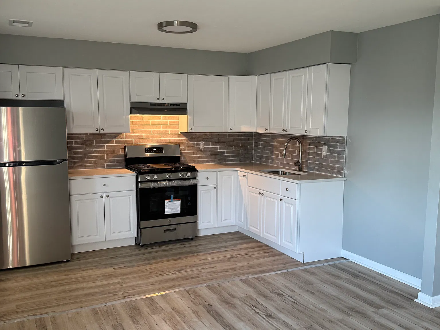 3 bed, 1.5 bath, 1116 sqft, $1,950 — Photo 3