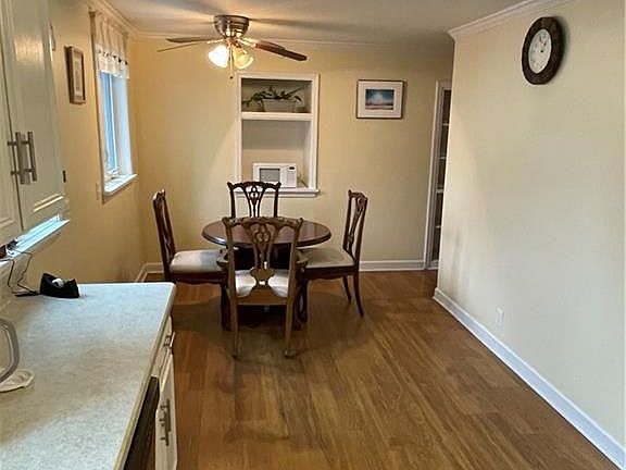 4th image of 2461 Browncroft Blvd