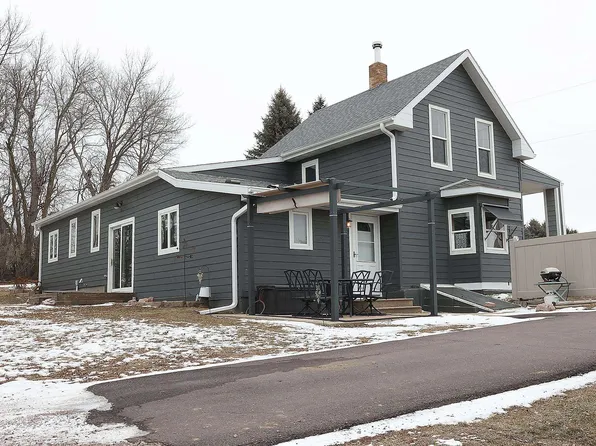 317 Oak Dr, Garretson, SD 57030