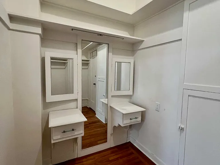 1835 Clay St #101 — Photo 2