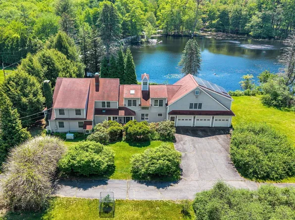 28 S Mill St, Hopkinton, MA 01748