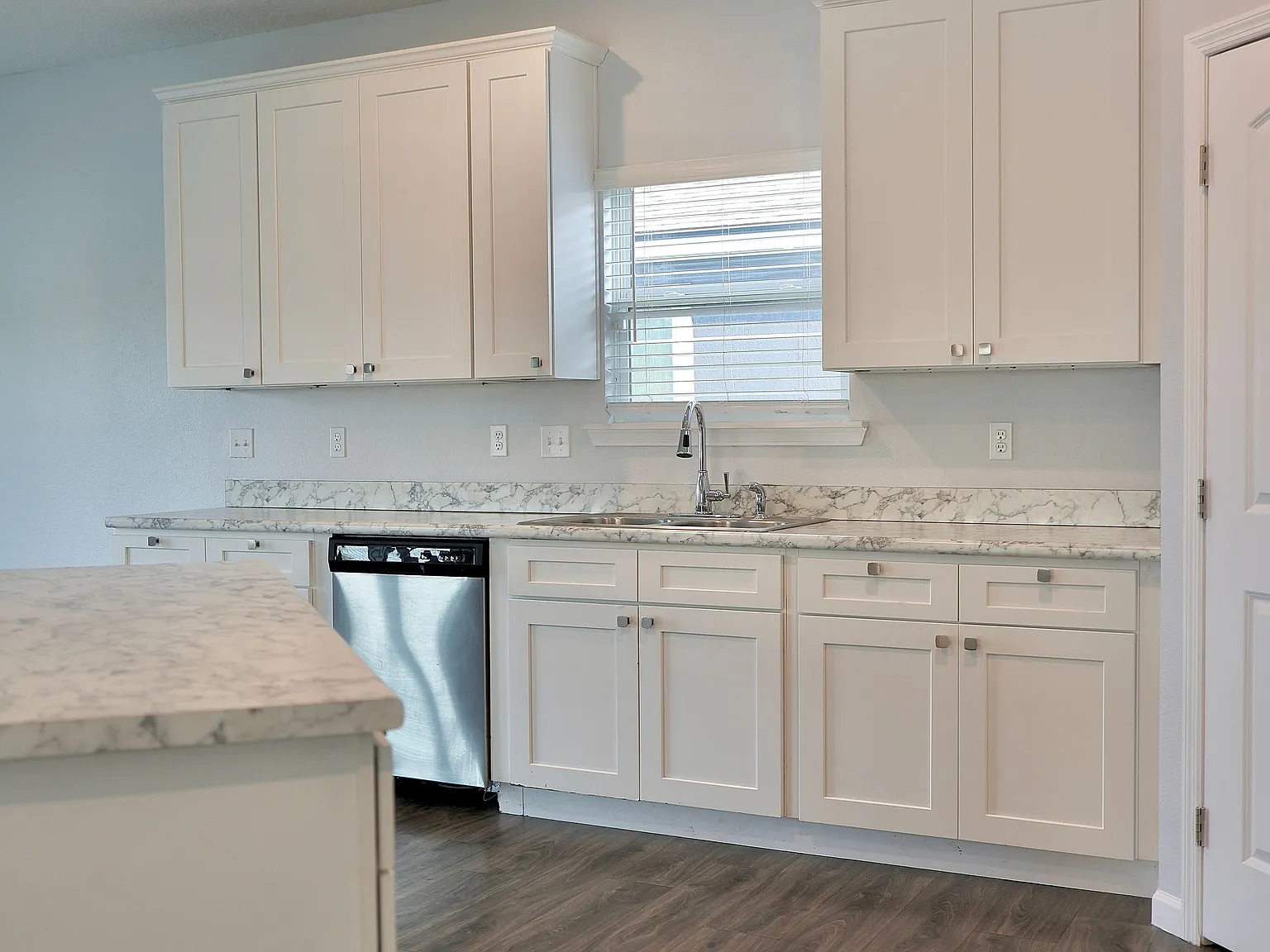 4 bed, 2206 sqft, $2,395 — Photo 3