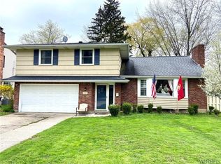 138 Wickham Dr, Williamsville, NY 14221