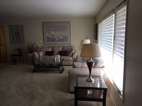 2nd image of 705 W Sunset Dr
