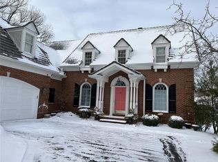 185 Wood Glen Ct, Saint Albans, MO 63073