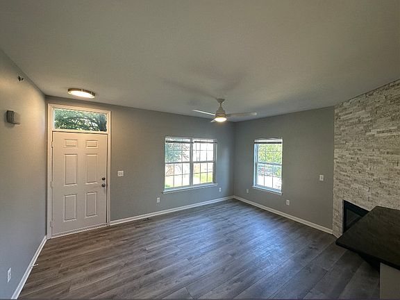 2nd image of 43061 Burlington Dr