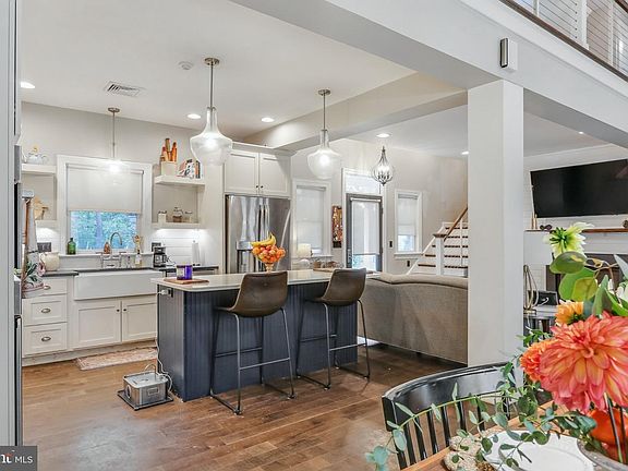 5th image of 6 Maple Grove Rd