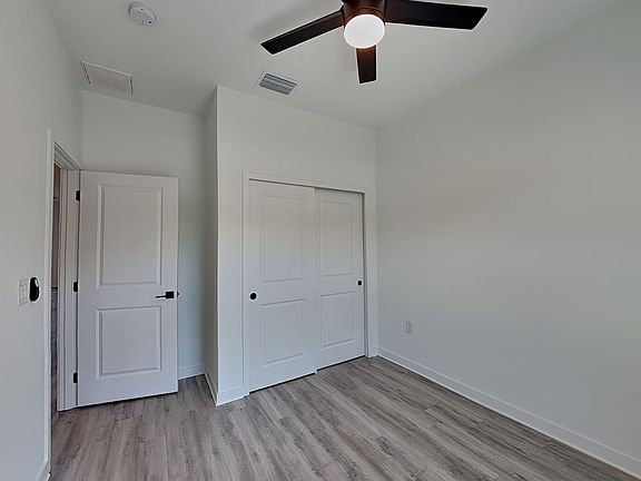 5th image of 1127 Highlands Rd