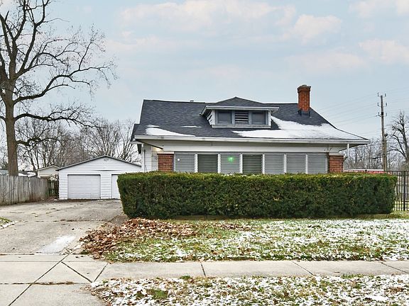 3rd image of 1043 Windermire St