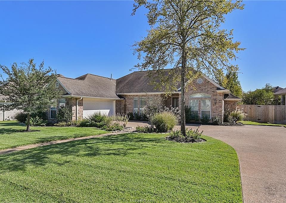 1st image of 4407 Edinburgh Pl