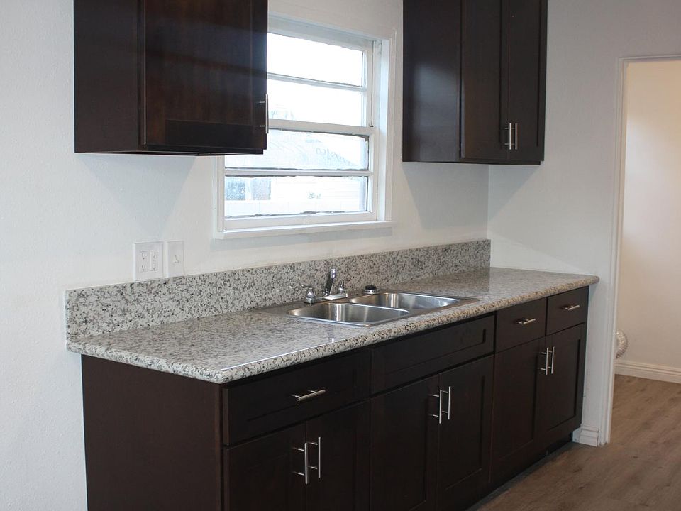2nd image of 943 W 23rd St
