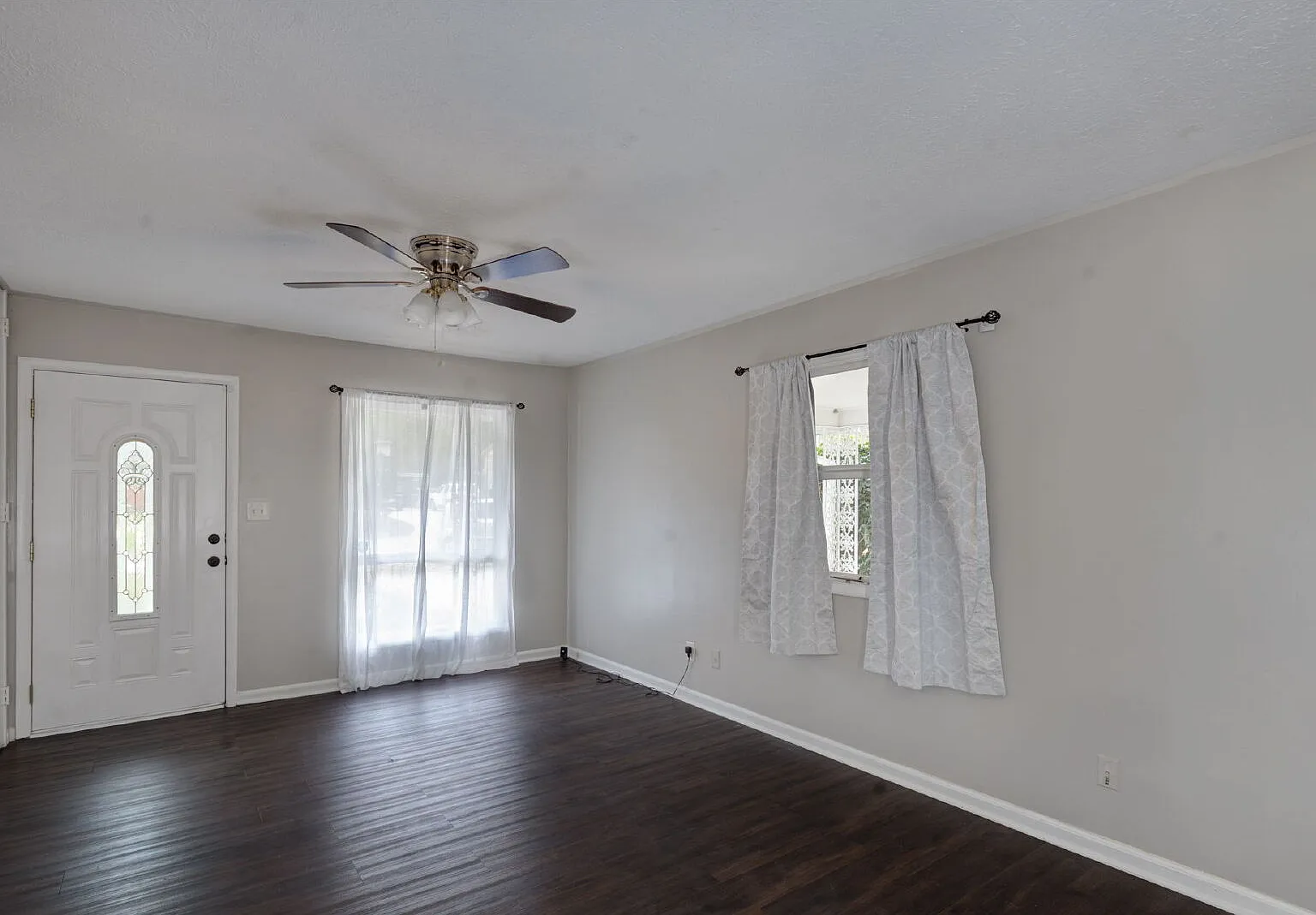 4 bed, 2.0 bath, 1457 sqft, $1,650 — Photo 2
