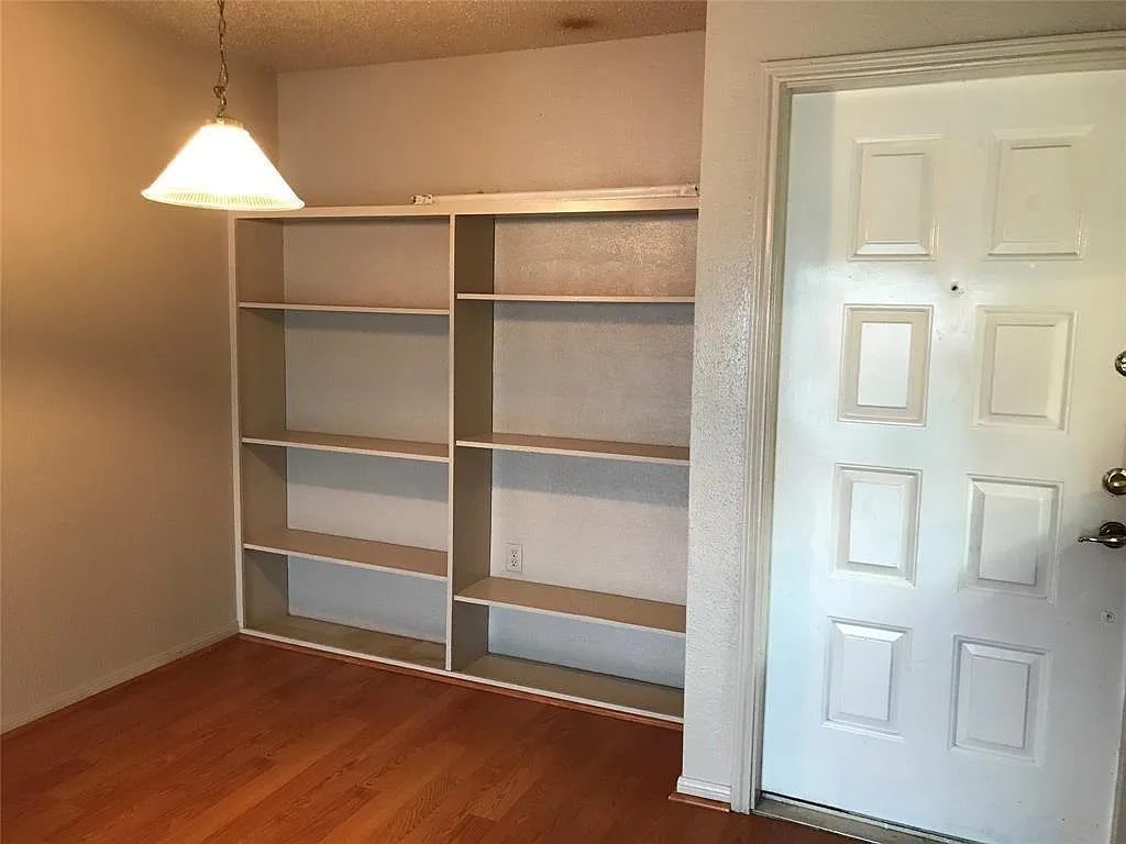 2 bed, 1.0 bath, 780 sqft, $1,100 — Photo 2