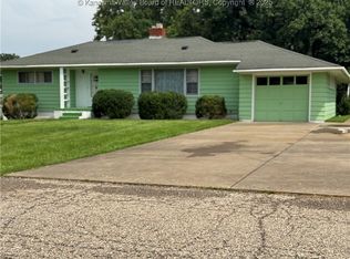 211 Joan Pl, Letart, WV 25265