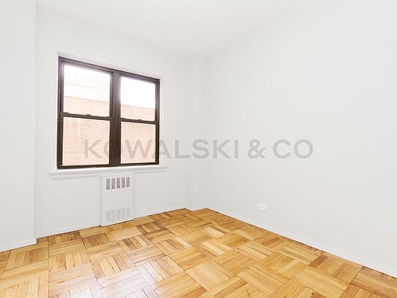 3rd image of 180 W Houston St #5C