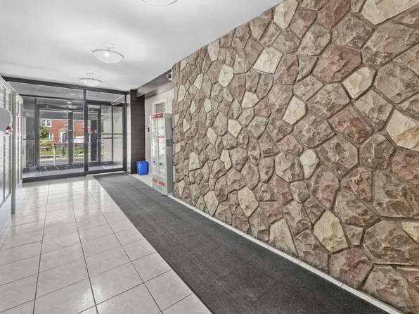 Lawrence Park Apartments