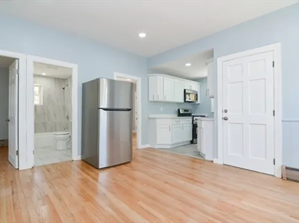 517 Palmer St #2, Fall River, MA 02721