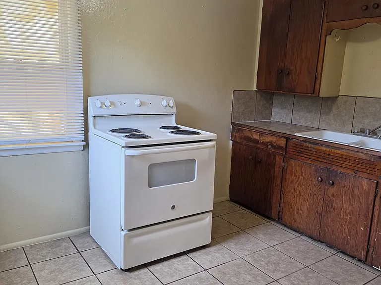 1314 N Ellison Ave — Photo 8