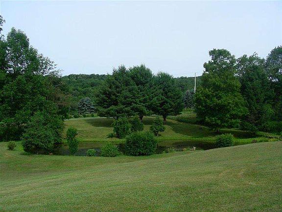 3rd image of 149 Whispering Oaks Ln