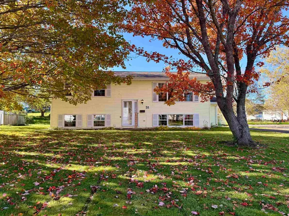 31 Charles St, Amherst, NS B4H 3P9
