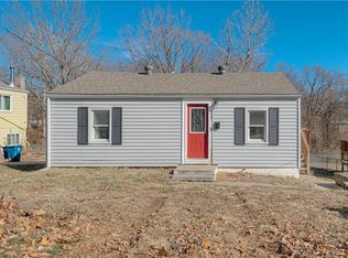 427 N Fairview Ave, Liberty, MO 64068
