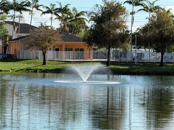 3670 N 56th Ave APT 705, Hollywood, FL 33021