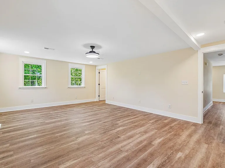 1425 Shelton Ave — Photo 18