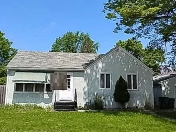 109 3rd St NW, Osseo, MN 55369