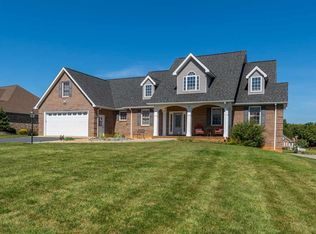 19 Heatwole Dr, Waynesboro, VA 22980
