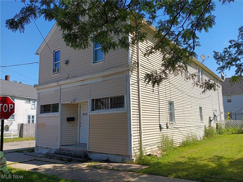 1st image of 3579 W 47th St
