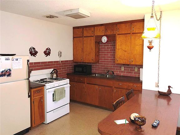 3rd image of 2120 N 33rd St