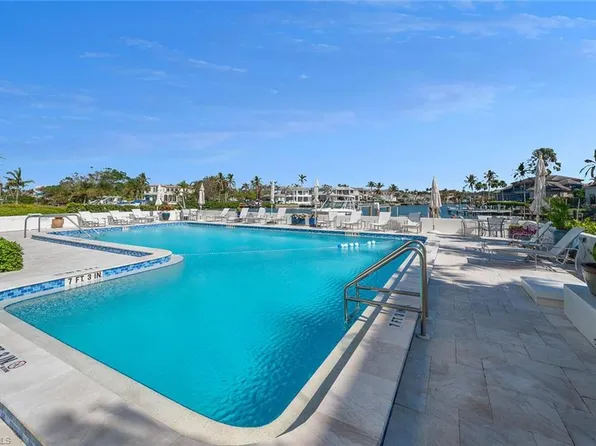 1900 Gulf Shore BLVD N #103, NAPLES, FL 34102