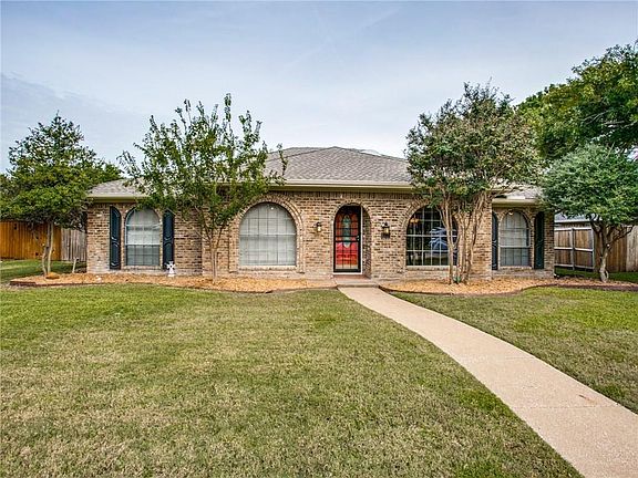 2nd image of 2321 Tamarisk Ln