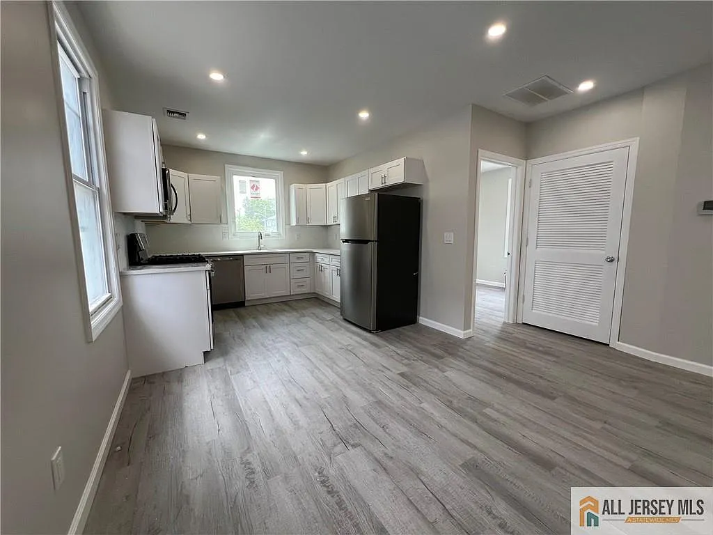1 bed, 1.0 bath, 520 sqft, $1,900 — Photo 4