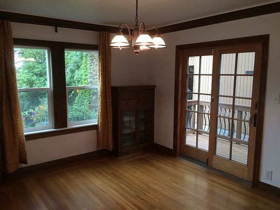 3rd image of 20 Roanoke Rd