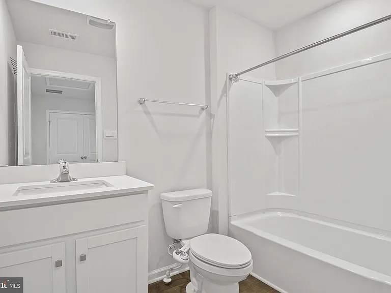 37 Arlotta St #37 — Photo 21