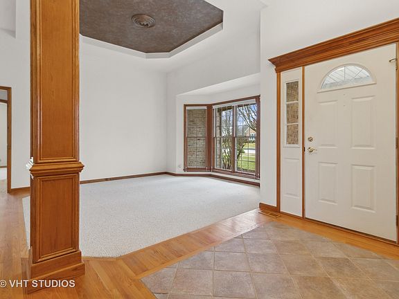 2nd image of 122 N Daniels Dr