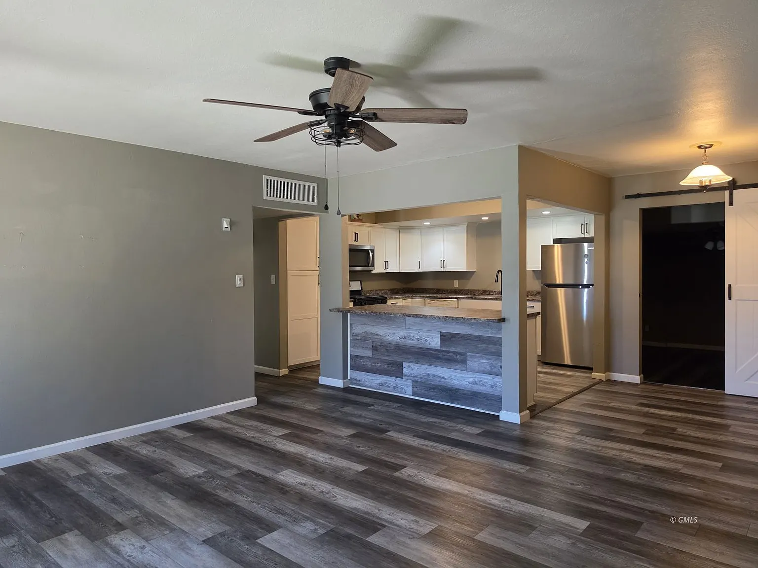4 bed, 1288 sqft, $1,800 — Photo 4