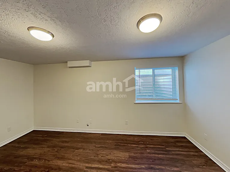 1470 S 1525 W — Photo 20