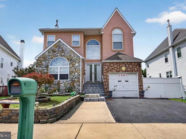 1251 Serota Pl, Philadelphia, PA 19115
