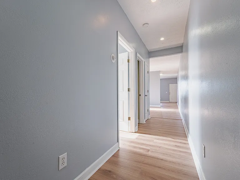 237 Benton St #201 — Photo 13