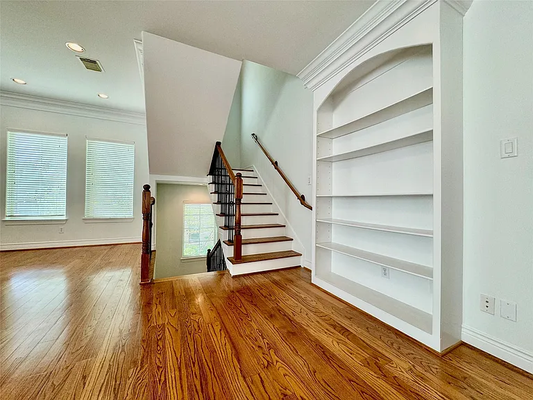 4507 Crawford St — Photo 13