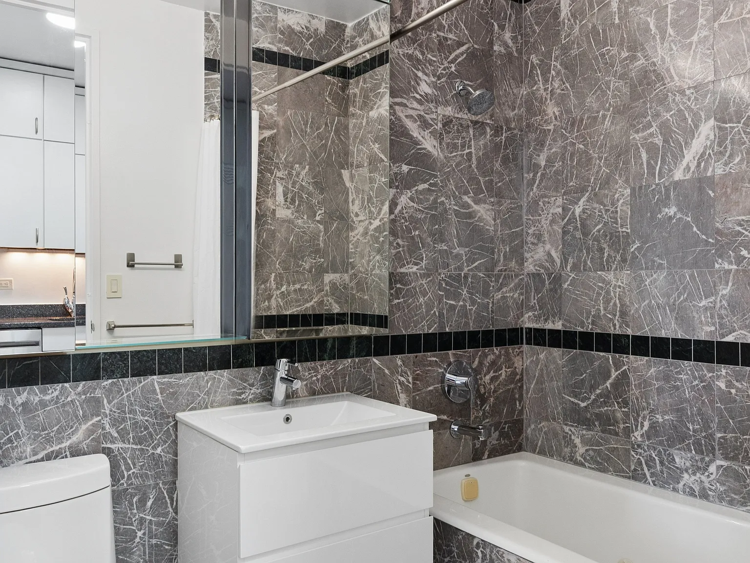 250 East 54th Street — Photo 4
