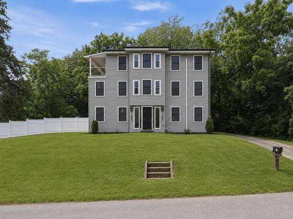 33 Milford St, Upton, MA 01568