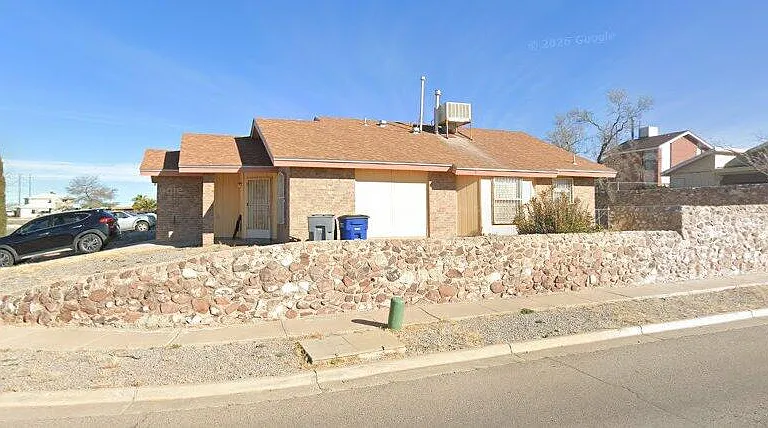 5408 Thorn Ridge Cir — Photo 1