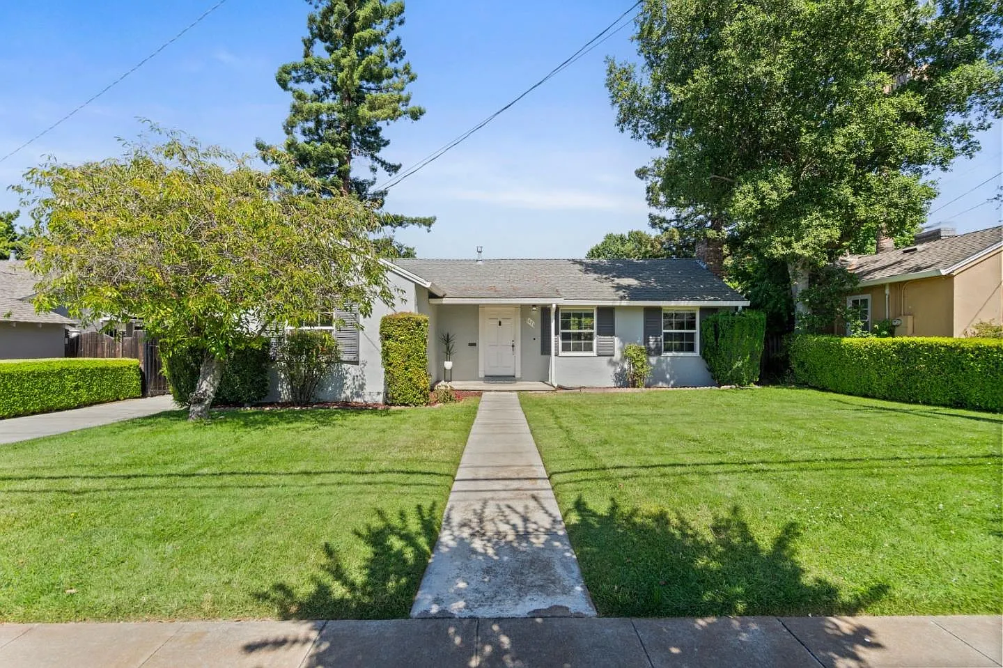 1676 Hicks Ave photo 1