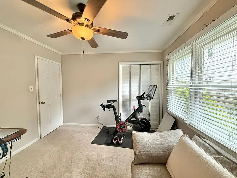 908 Plateau Ln — Photo 16