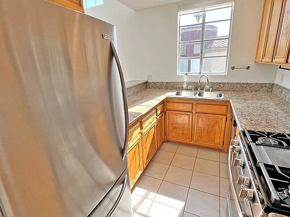 5th image of 15507 Moorpark St APT 307