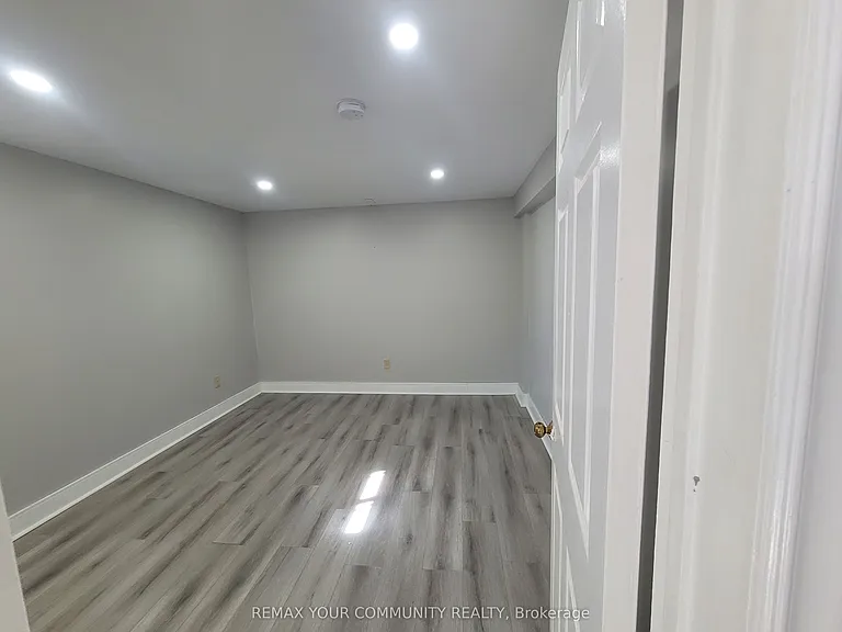 226 Larkin Ave #BASEMENT — Photo 5